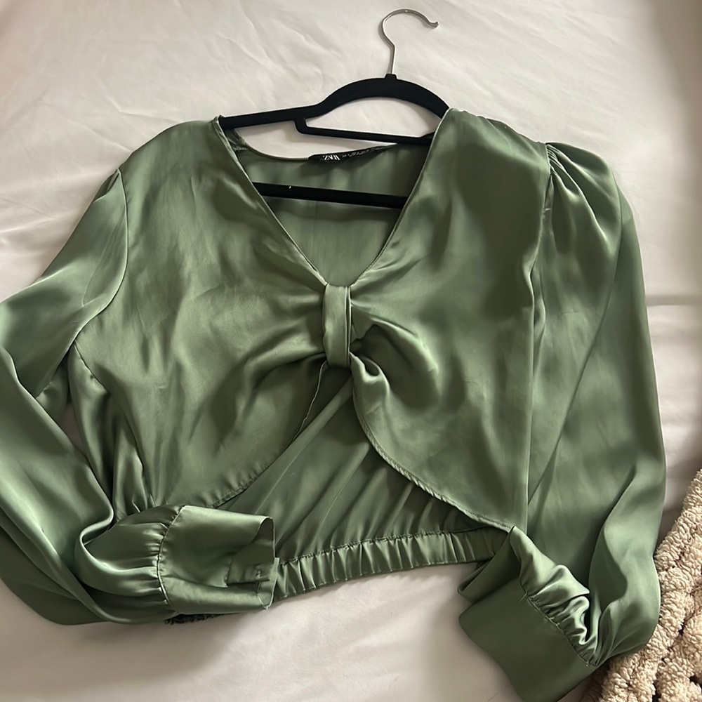 Zara small silk green cropped blouse